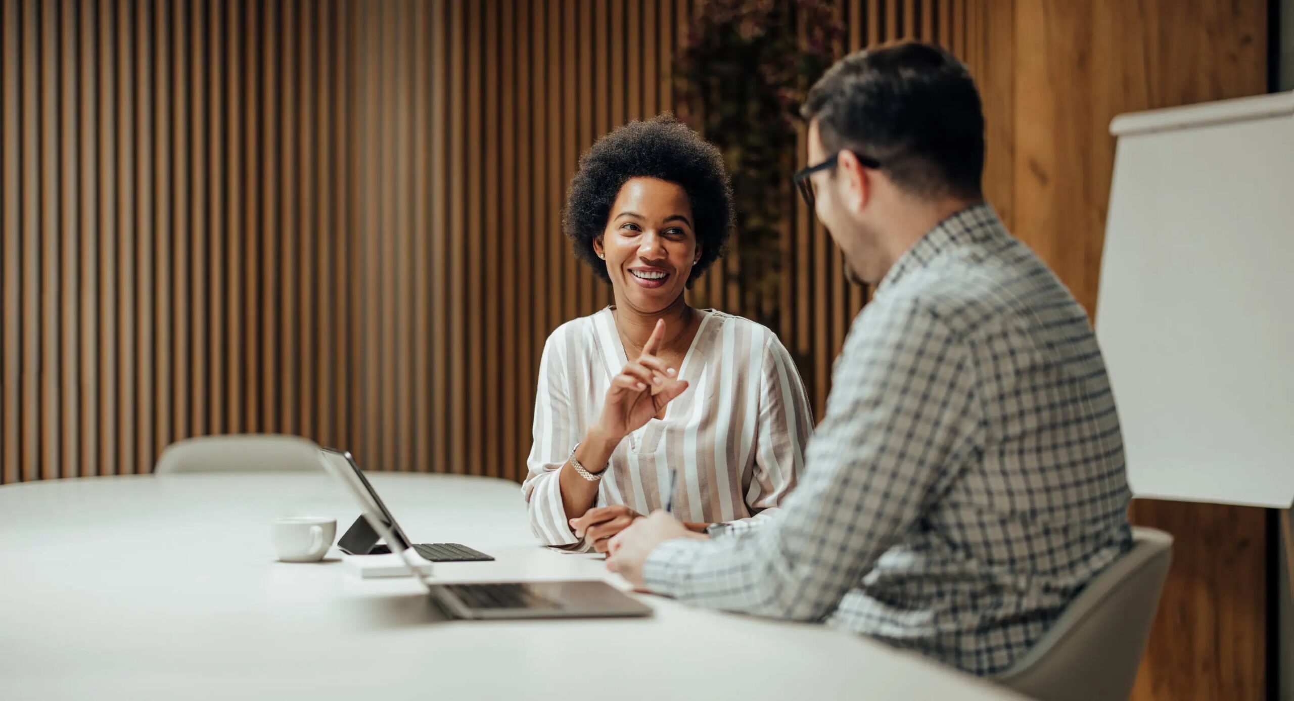 Profissionais em reunião